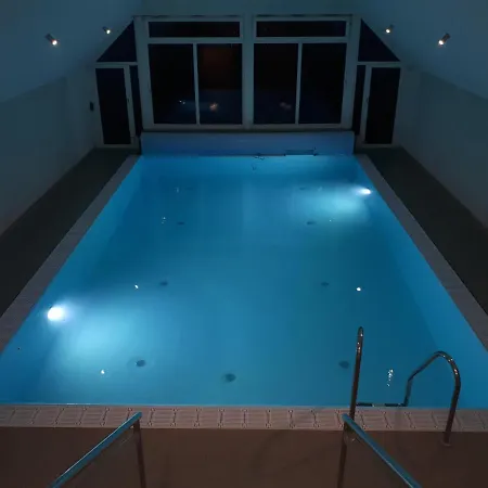 Apartment Am Pool Und 11