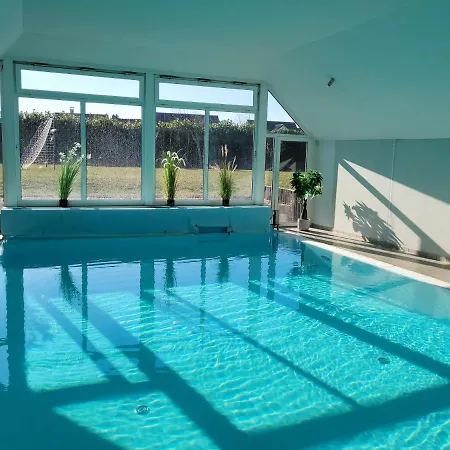 Am Pool Und 11 Apartment